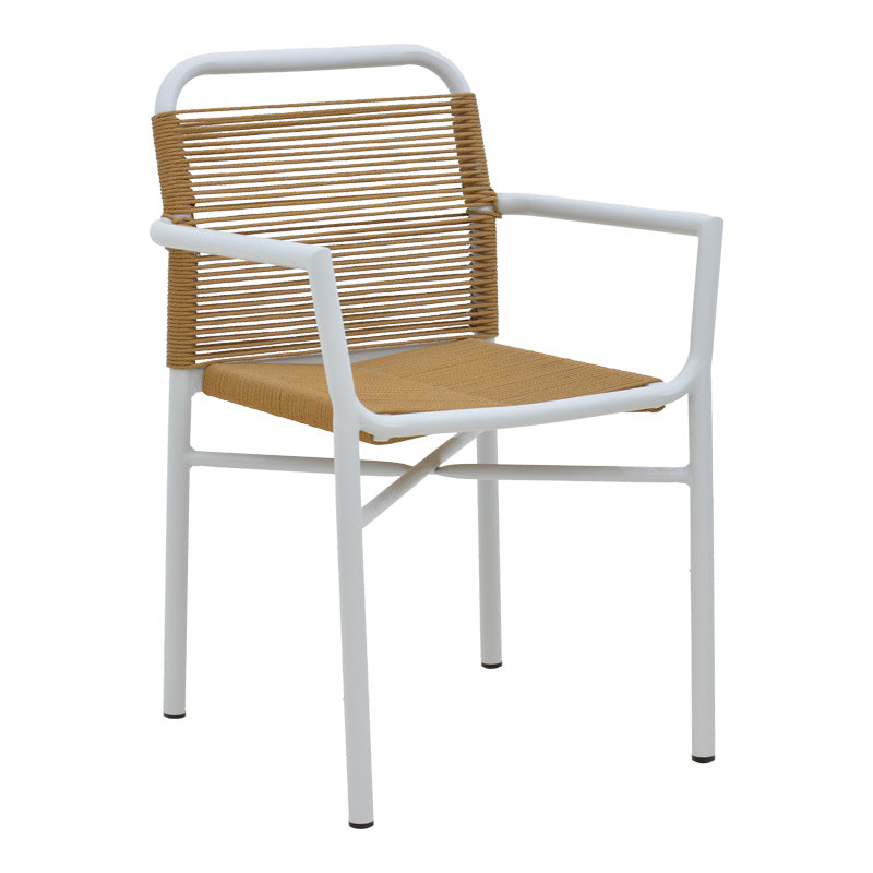 Премиум лоунџ фотелја Armchair Jarvis со stackable функција, изработена со цврста бела алуминиумска рамка и густо ткаено седиште од вистински природен ратан