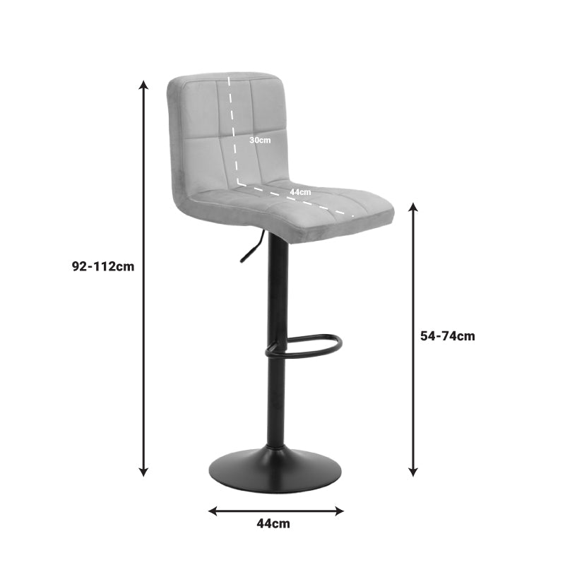Модерна лоунџ барска столица Bar Stool Welic обложена со премиум црно кадифе, опремена со висински прилагодлив механизам и стабилна кружна мат црна основа