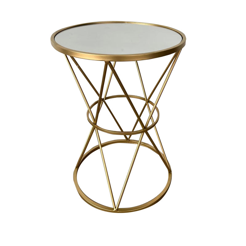Модерна, естетска и уникатна квадратна масичка за кафе Coffee table Halor со раскошна златна метална структура и фино обработена горна плоча